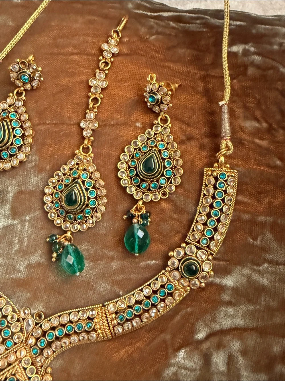 Gold-Tone Emerald Teardrop Necklace & Earring Maang Tikka Set Indian Wedding